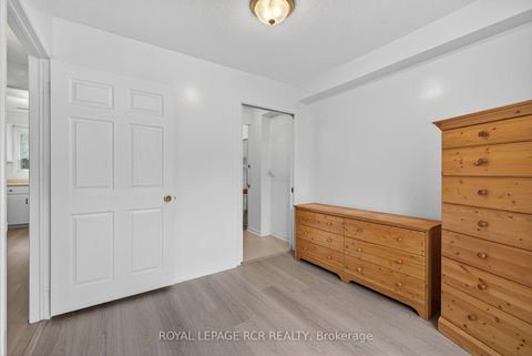 Photo 8 at 856 Magnolia Avenue, Leslie Valley, Newmarket