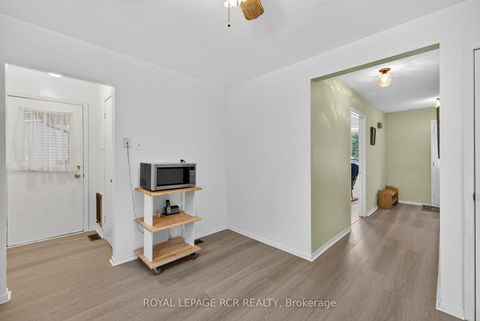 Photo 11 at 856 Magnolia Avenue, Leslie Valley, Newmarket
