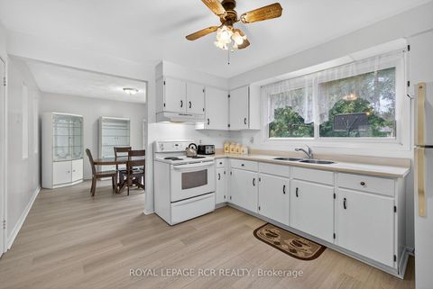 Photo 14 at 856 Magnolia Avenue, Leslie Valley, Newmarket