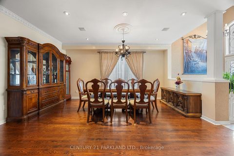 Photo 4 at 40 Lady Fern Drive, Legacy, Markham