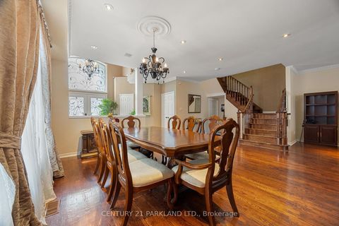 Photo 7 at 40 Lady Fern Drive, Legacy, Markham