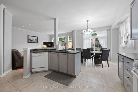 Photo 13 at 40 Lady Fern Drive, Legacy, Markham