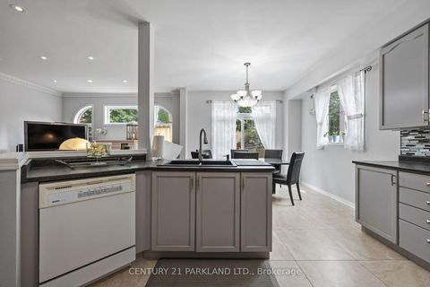 Photo 15 at 40 Lady Fern Drive, Legacy, Markham