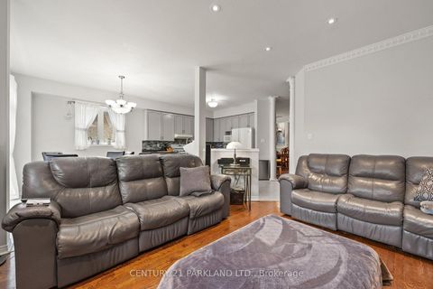 Photo 19 at 40 Lady Fern Drive, Legacy, Markham