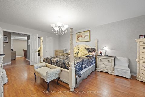 Photo 24 at 40 Lady Fern Drive, Legacy, Markham