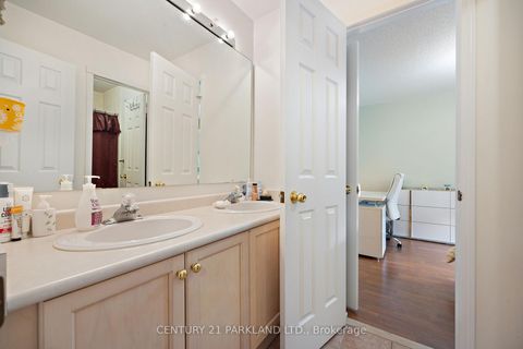 Photo 29 at 40 Lady Fern Drive, Legacy, Markham