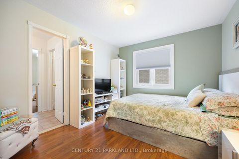 Photo 31 at 40 Lady Fern Drive, Legacy, Markham
