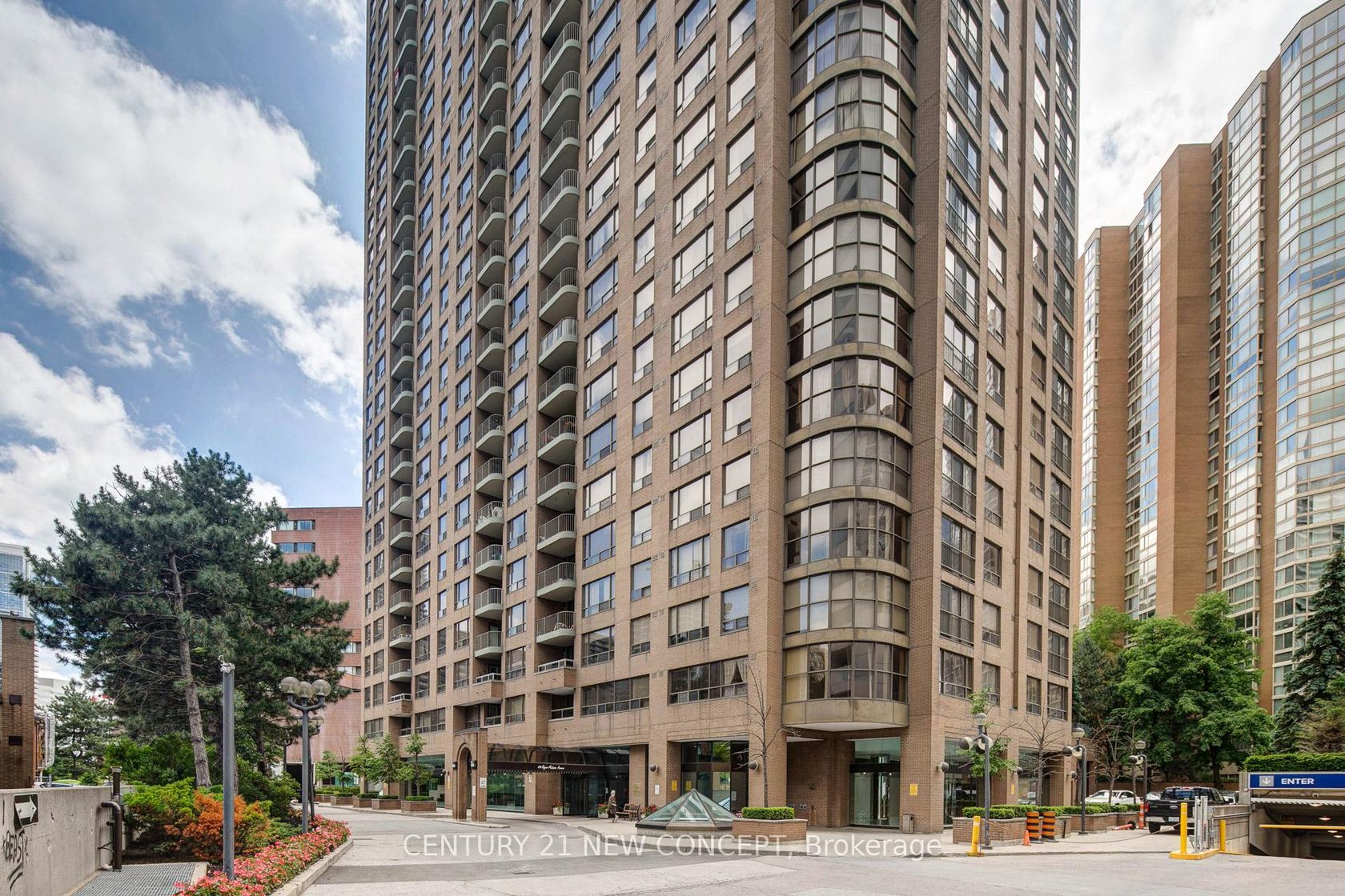 2601 - 100 Upper Madison Avenue, Westgate, Toronto photo 2