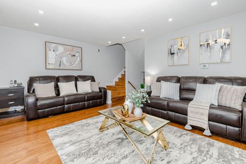 Photo 3 at 30 - 9 Kendleton Drive, Jamestown, Toronto