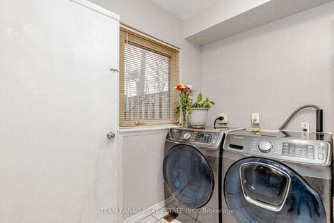 Photo 13 at 30 - 9 Kendleton Drive, Jamestown, Toronto