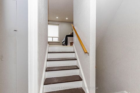 Photo 14 at 30 - 9 Kendleton Drive, Jamestown, Toronto
