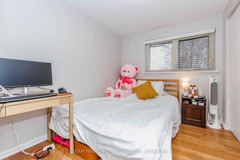 Photo 18 at 30 - 9 Kendleton Drive, Jamestown, Toronto