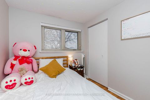 Photo 19 at 30 - 9 Kendleton Drive, Jamestown, Toronto
