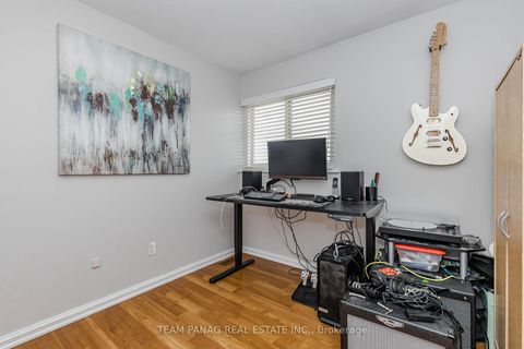 Photo 24 at 30 - 9 Kendleton Drive, Jamestown, Toronto