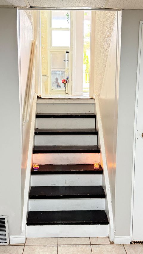 Photo 26 at 30 - 9 Kendleton Drive, Jamestown, Toronto