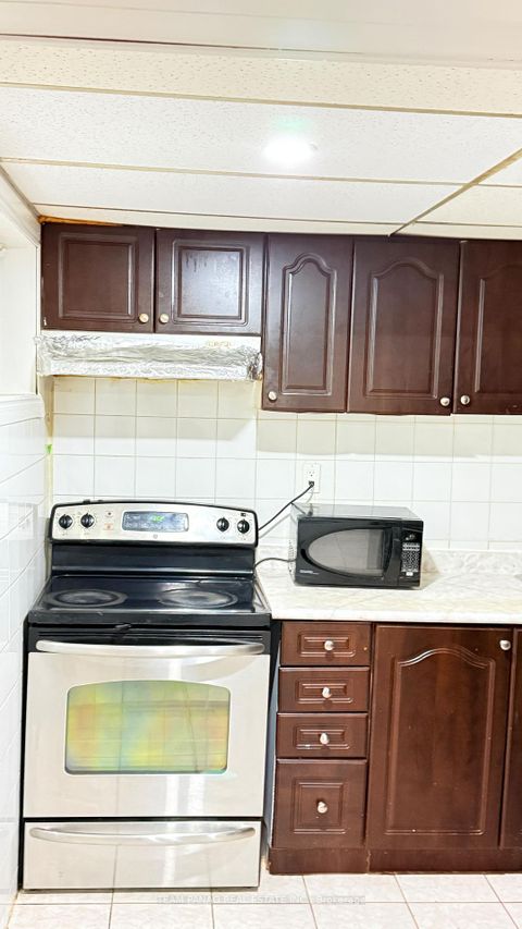 Photo 29 at 30 - 9 Kendleton Drive, Jamestown, Toronto