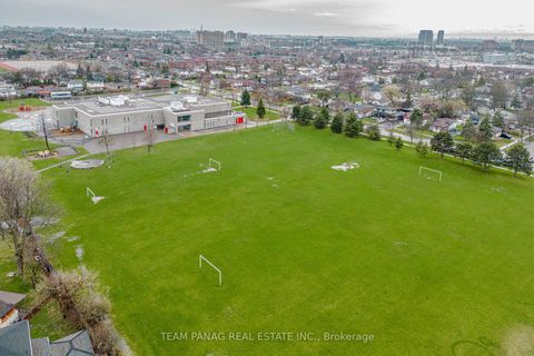 Photo 37 at 30 - 9 Kendleton Drive, Jamestown, Toronto