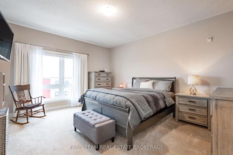 Photo 17 at 402 - 4 Spice Way, Rural Barrie Southeast, Barrie