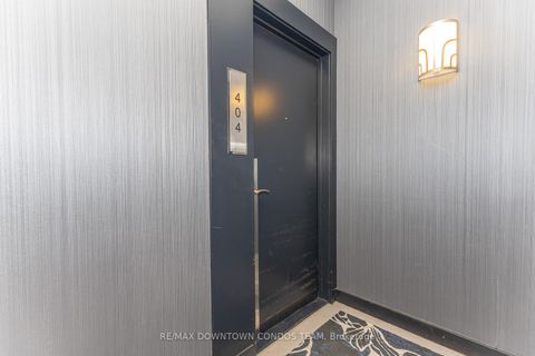 Photo 5 at 404 - 410 Queens Quay W, Waterfront Communities C1, Toronto