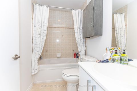 Photo 12 at 404 - 410 Queens Quay W, Waterfront Communities C1, Toronto