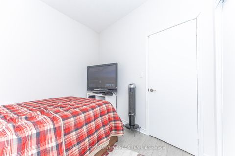 Photo 15 at 404 - 410 Queens Quay W, Waterfront Communities C1, Toronto