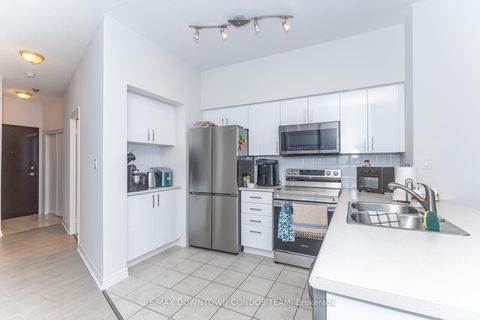 Photo 19 at 404 - 410 Queens Quay W, Waterfront Communities C1, Toronto