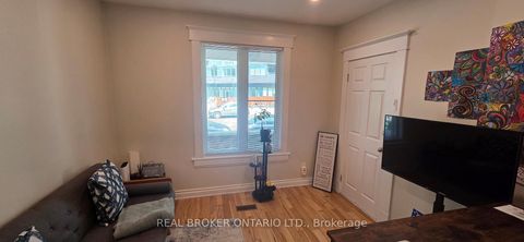 Photo 4 at 17 Howard Park Avenue, Roncesvalles, Toronto