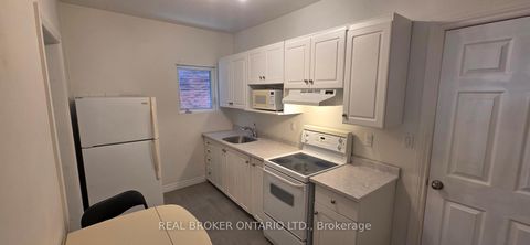 Photo 10 at 17 Howard Park Avenue, Roncesvalles, Toronto