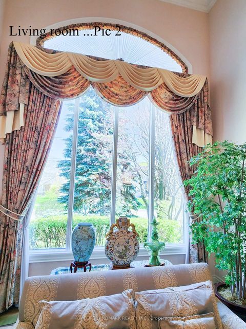 Photo 12 at 16 Lawnview Drive, Willowdale East, Toronto
