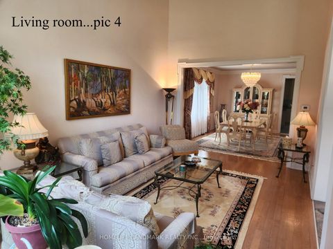 Photo 13 at 16 Lawnview Drive, Willowdale East, Toronto