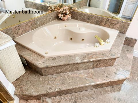 Photo 28 at 16 Lawnview Drive, Willowdale East, Toronto