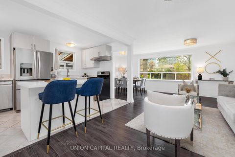 Photo 2 at 34 Lisburn Crescent, Don Valley Village, Toronto