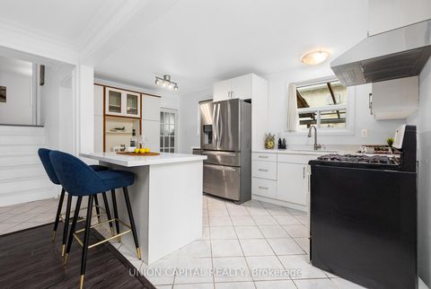 Photo 4 at 34 Lisburn Crescent, Don Valley Village, Toronto