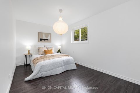 Photo 13 at 34 Lisburn Crescent, Don Valley Village, Toronto