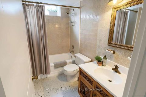 Photo 2 at 24 Elmvale Crescent, Clairville, Toronto