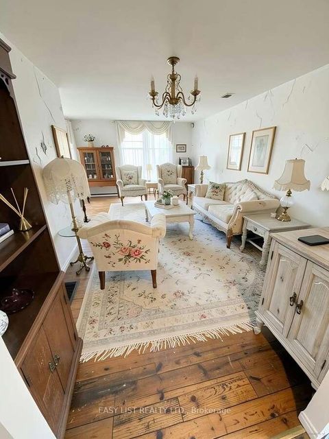 Photo 3 at 24 Elmvale Crescent, Clairville, Toronto