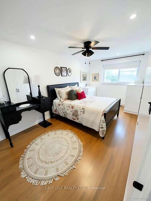 Photo 4 at 24 Elmvale Crescent, Clairville, Toronto