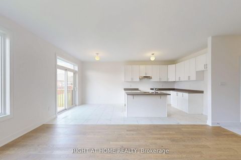 Photo 4 at 258 Duncan Street, Stayner, Clearview