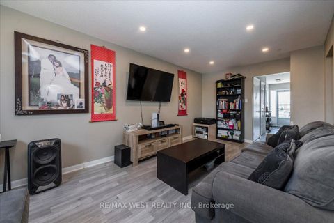 Photo 1 at 68 Chaucer Crescent, Letitia Heights, Barrie