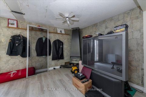 Photo 11 at 68 Chaucer Crescent, Letitia Heights, Barrie