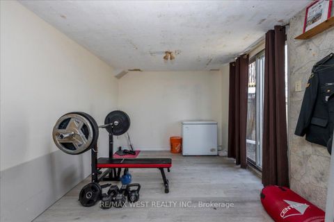 Photo 13 at 68 Chaucer Crescent, Letitia Heights, Barrie