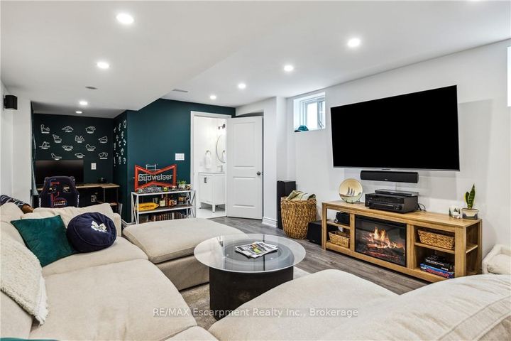 Photo 17 at 31 - 54 Nisbet Boulevard, Waterdown, Hamilton