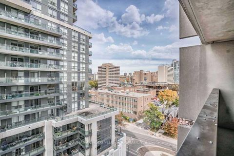 Photo 15 at 1011 - 720 Spadina Avenue, University, Toronto