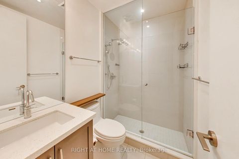 Photo 10 at 918 - 39 Queens Quay E, Waterfront Communities C8, Toronto