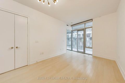 Photo 16 at 918 - 39 Queens Quay E, Waterfront Communities C8, Toronto