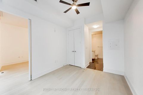 Photo 17 at 918 - 39 Queens Quay E, Waterfront Communities C8, Toronto