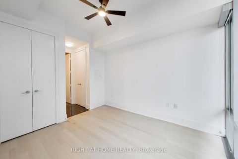 Photo 19 at 918 - 39 Queens Quay E, Waterfront Communities C8, Toronto