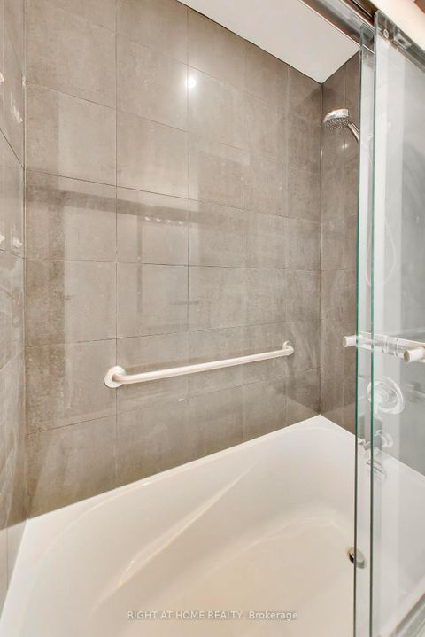 Photo 20 at 918 - 39 Queens Quay E, Waterfront Communities C8, Toronto