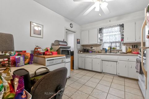 Photo 6 at 132-134 Trowell Avenue, Eglinton West, Toronto