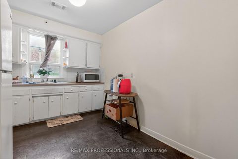 Photo 24 at 132-134 Trowell Avenue, Eglinton West, Toronto